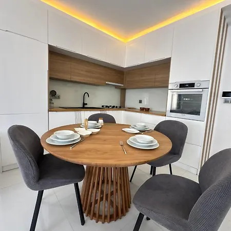 Sweet Apartment Side